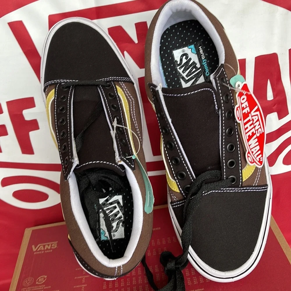 Vans Comfycush Old
(Tri-Tone)Bikrandrmermgld
VNOA5DYC8U8
Men’s sneakers - Picture 13 of 16